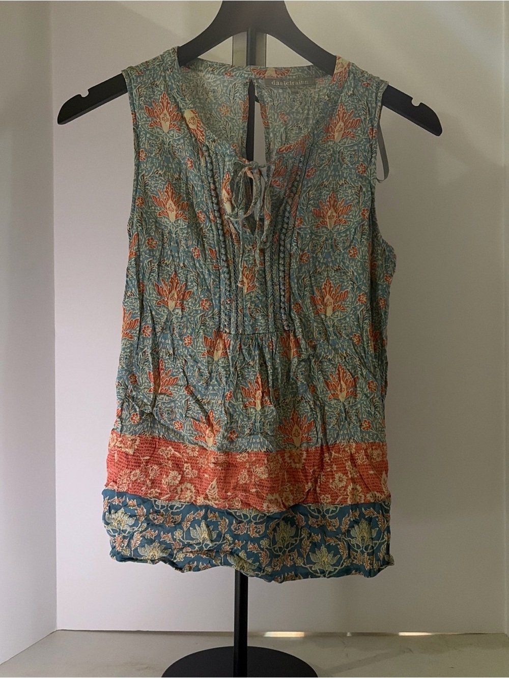 Daniel Rainn Sleeveless Floral Tie-Neck Camisole in Teal and Coral